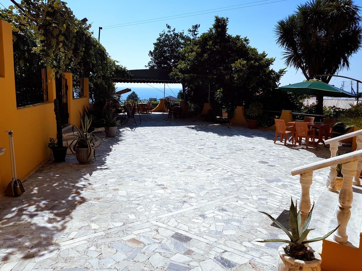 Хостелы Guest House Lazika Сарпи-11